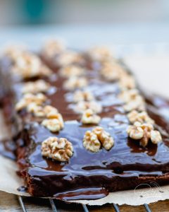 Backblog / Foodblog / Einfaches Rezept Weihnachtskuchen mit Schokolade - Lebkuchen-Brownie mit Schokolade - Traditionelles Kuchenrezept - Backanleitung - einfacher schneller Brownie-Kuchen