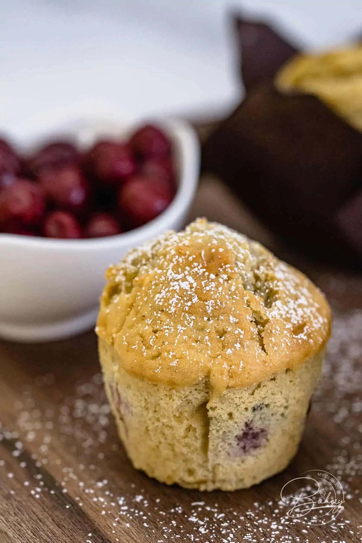 Rezept Muffins mit Kirschen - extra locker, fruchtig und saftig mit Buttermilch